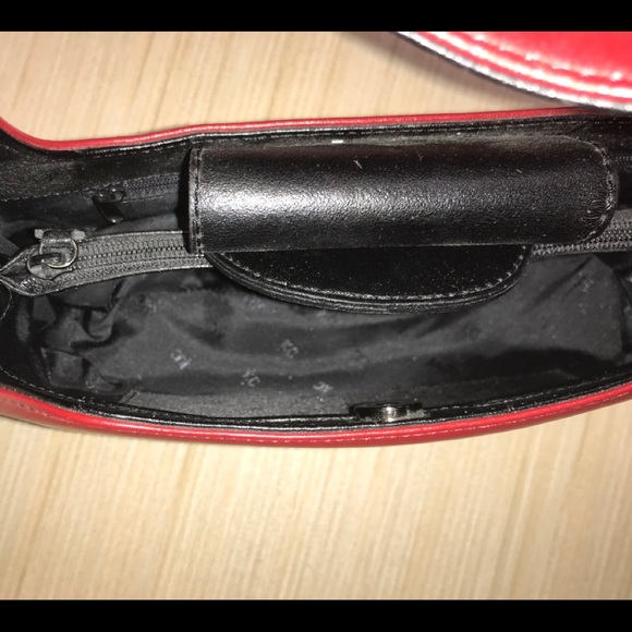 Red-Maroon  Kenneth Cole handbag - Picture 4 of 8